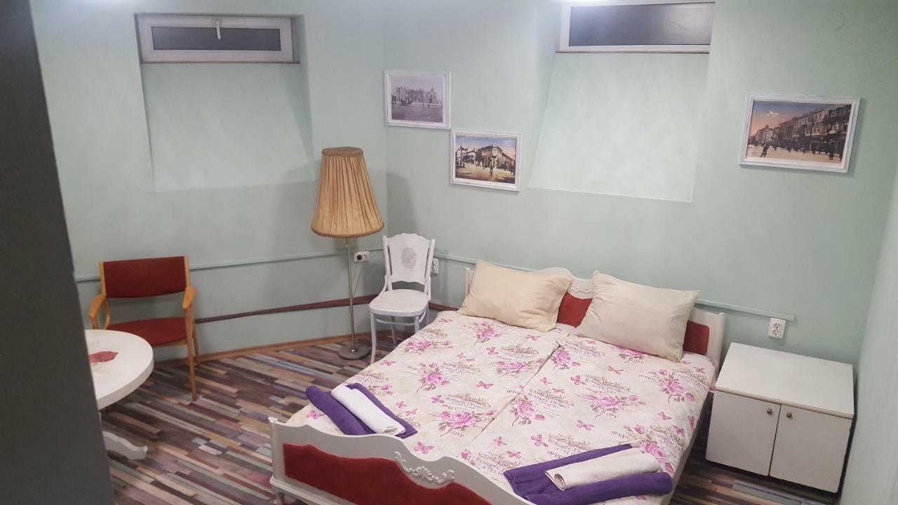 Appartamento Modern And Old Base Sofia Esterno foto